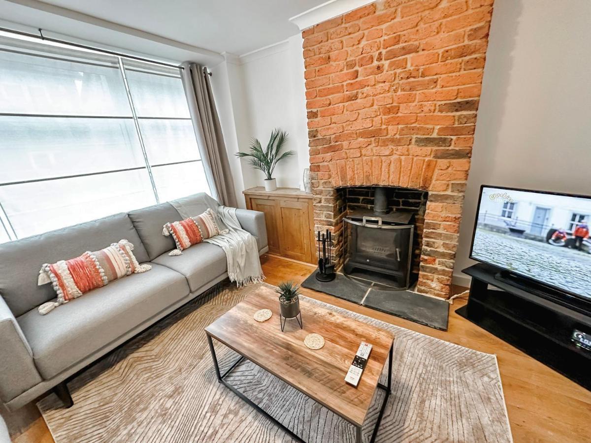 3 Bedroom Home Close To Town Centre With Wifi & Garden Royal Tunbridge Wells Exteriör bild