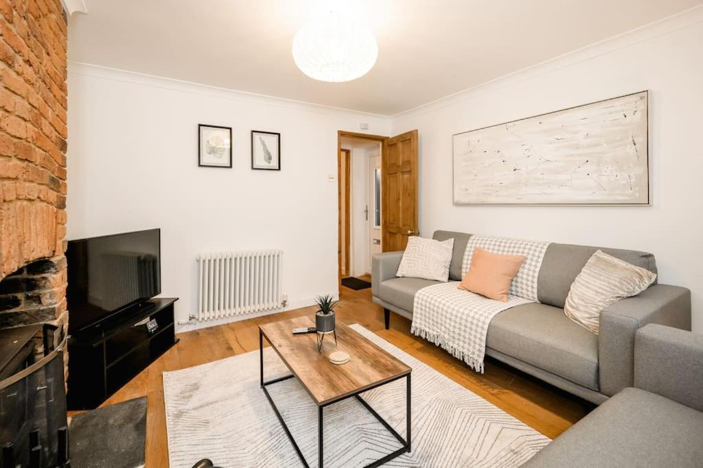 3 Bedroom Home Close To Town Centre With Wifi & Garden Royal Tunbridge Wells Exteriör bild