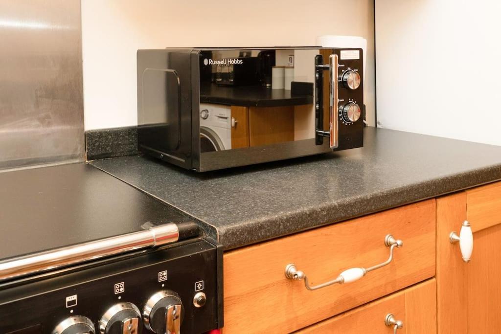 3 Bedroom Home Close To Town Centre With Wifi & Garden Royal Tunbridge Wells Exteriör bild