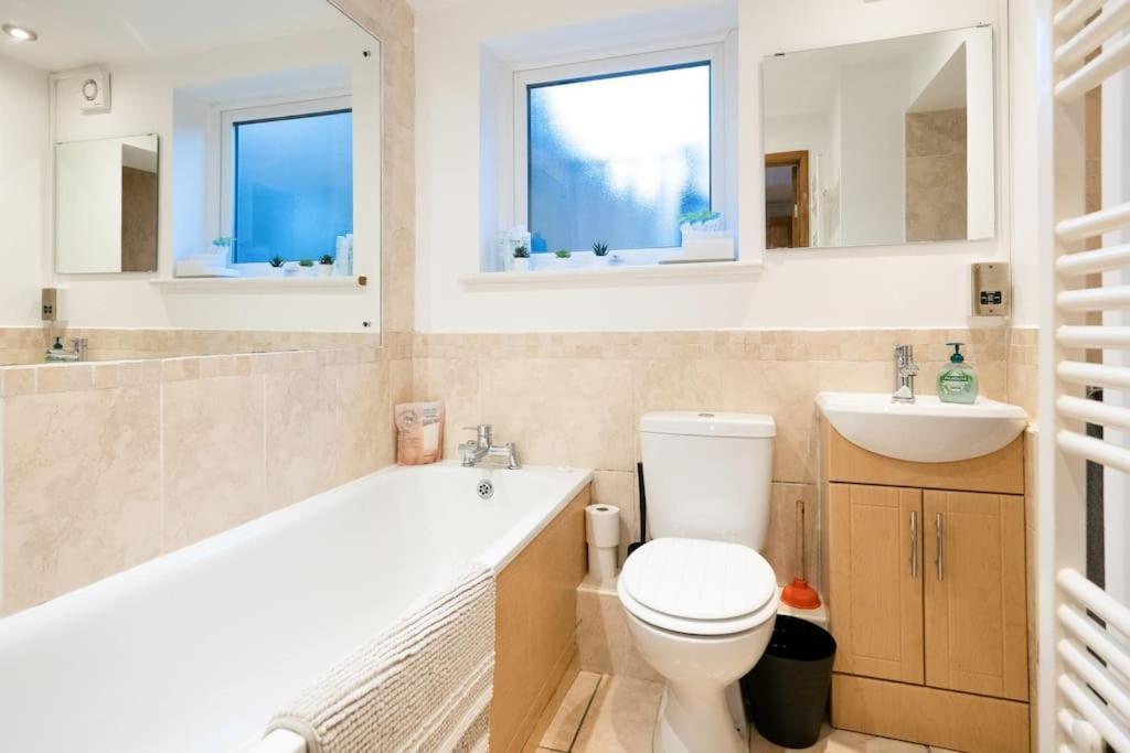3 Bedroom Home Close To Town Centre With Wifi & Garden Royal Tunbridge Wells Exteriör bild