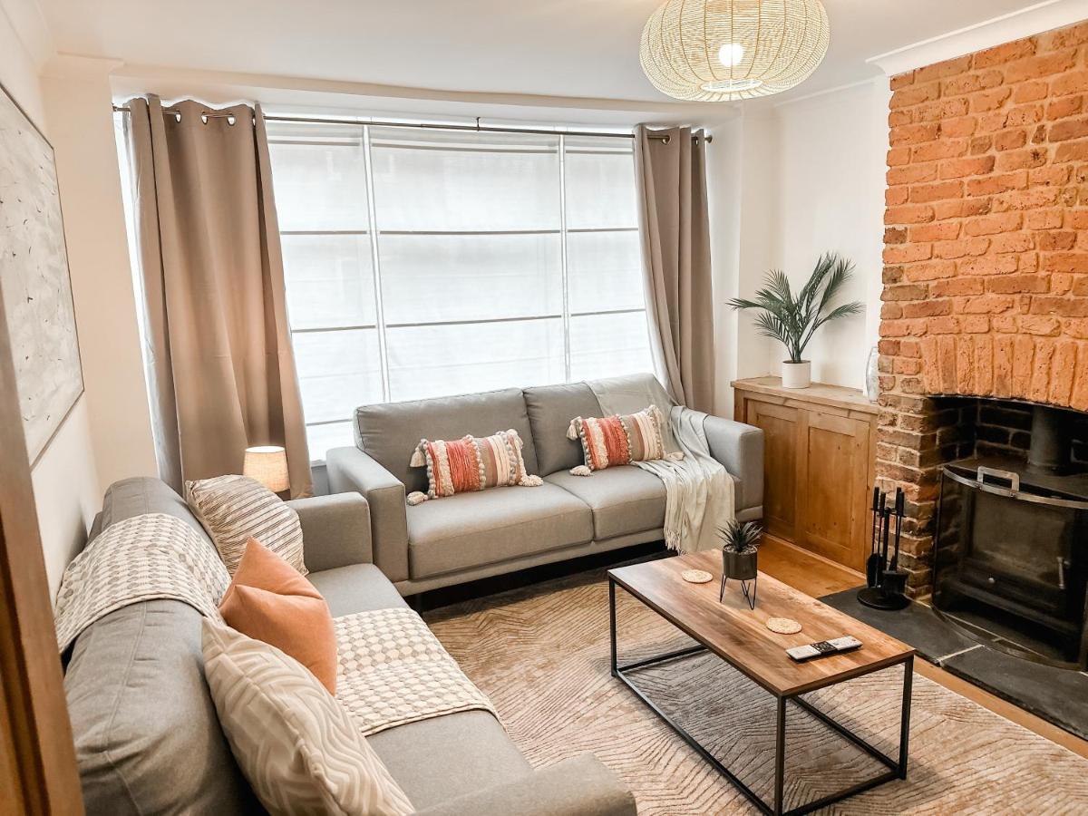 3 Bedroom Home Close To Town Centre With Wifi & Garden Royal Tunbridge Wells Exteriör bild