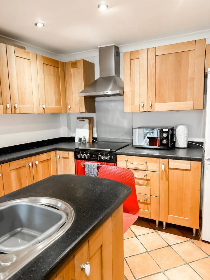 3 Bedroom Home Close To Town Centre With Wifi & Garden Royal Tunbridge Wells Exteriör bild
